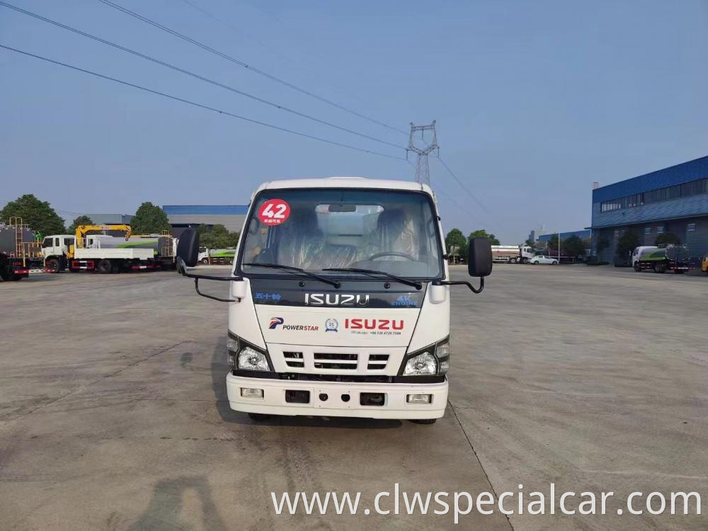 Isuzu 4 Tons Water Truck 1 Jpg